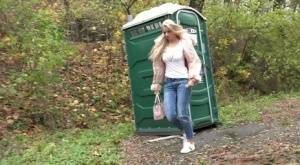 Blonde Katy Sky has to drop her jeans & pee in public because of locked toilet on dochick.com
