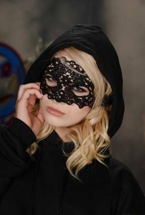 Masked blonde teen Aubrey Gold posing perfectly toned body in lingerie on dochick.com
