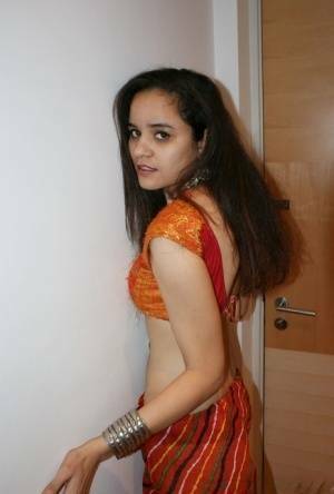 Indian princess Jasime takes her traditional clothes and poses nude - India on dochick.com