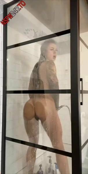 Dakota James Spy on me in the shower! snapchat premium 2020/11/13 porn videos on dochick.com