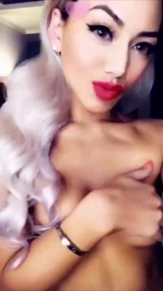 Gwen Singer vegas show masturbating snapchat premium xxx porn videos on dochick.com