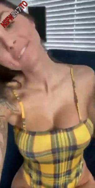 Dakota James tease & little play snapchat premium 2021/01/09 porn videos on dochick.com