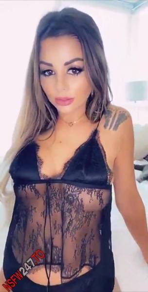 Juli Annee black outfit tease snapchat premium xxx porn videos on dochick.com