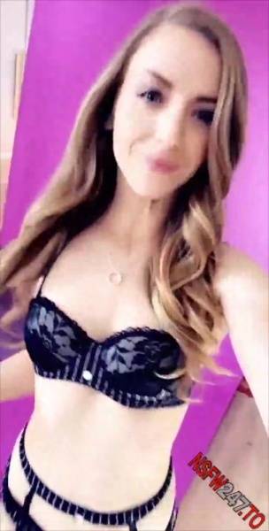 Karla Kush sexy outfit tease snapchat premium xxx porn videos on dochick.com