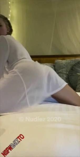 Emily Knight dildo play after shower snapchat premium 2020/03/02 porn videos on dochick.com