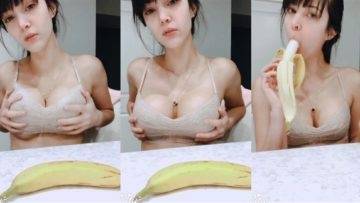 CinCinBear Nude Banana Blowjob Video Leaked on dochick.com