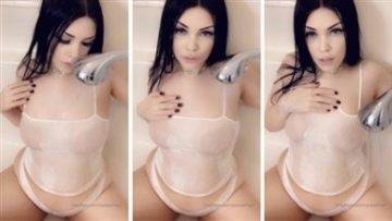 Zana Ashtyn Onlyfans Bathtube Nude Video on dochick.com