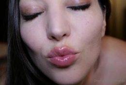 Orenda ASMR Close Up Kisses Video Leaked on dochick.com