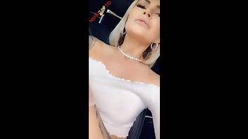 Layna boo pussy fingering in car snapchat premium xxx porn videos on dochick.com