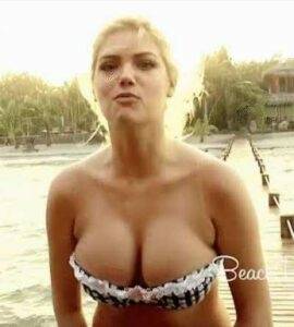 Tiktok Porn It2019s super duper subtle but if you look closely you2019ll notice that Kate Upton has massive titties on dochick.com