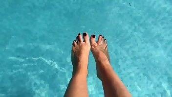 Ashley Emma swimming pool foot - OnlyFans free porn on dochick.com