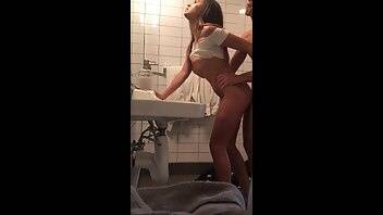 Tigerlillie69 quick toilet sex onlyfans porn videos on dochick.com