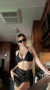 Leaked Tiktok Porn Large breasts in swim suit Mega on dochick.com