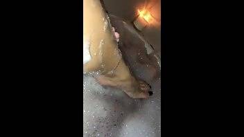 VALENTINA JEWELS Bubble baths and cute toes onlyfans porn videos on dochick.com