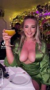Leaked Tiktok Porn Green shirt with a bit of cleavage Mega on dochick.com