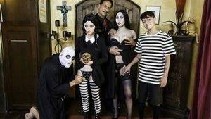 Familystrokes E28093 Halloween Cosplay Party Ends With Creepy Family Groupsex on dochick.com