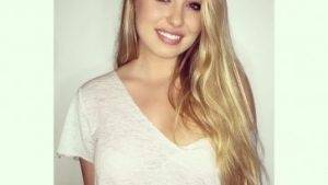 Tiktok Porn Sophia Linkletter Sexy and Cleavage Pictures (10 pics) on dochick.com