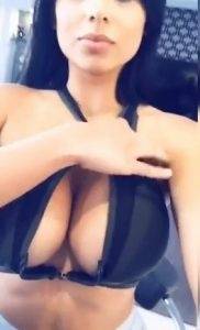 Mia Francis Onlyfans video on dochick.com