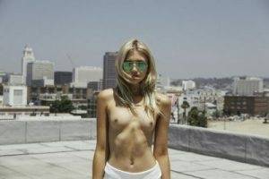 Gabby Epstein Nude Photos on dochick.com