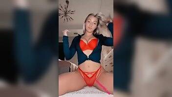 Therealbrittfit sexy body style onlyfans videos 2021/01/03 on dochick.com