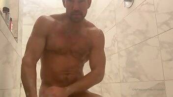 Thejohnnycastle come join me in the shower on dochick.com