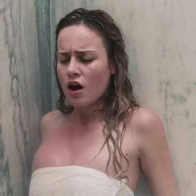 Brie Larson cumming in the shower on dochick.com