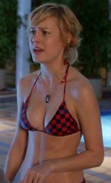 19 year old Brie Larson and her cleavage on dochick.com