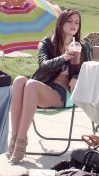 Emma Watson's fine legs are made to be worshiped on dochick.com