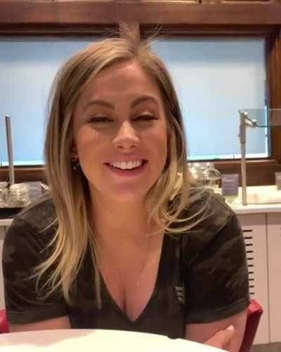 Shawn Johnson Is a gold medal cutie! on dochick.com