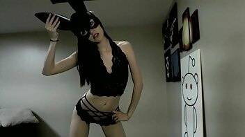 Anabelleleigh bunny striptease xxx video on dochick.com