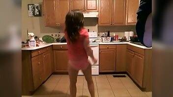Lovelyliv kitchen twerking 2 xxx video on dochick.com
