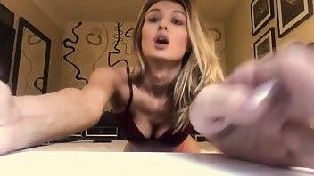 Natalia Starr krasuktsya in front of the camera premium free cam snapchat & manyvids porn videos on dochick.com