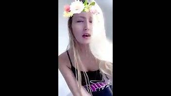 Scarlett Sage sneezes premium free cam snapchat & manyvids porn videos on dochick.com