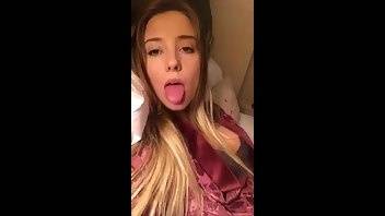Haley Reed sucks finger premium free cam snapchat & manyvids porn videos on dochick.com