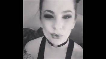 Dahlia Sky smokes premium free cam snapchat & manyvids porn videos on dochick.com