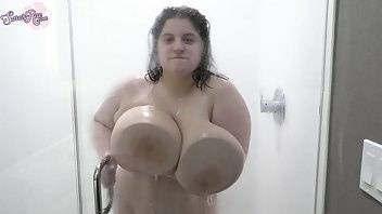 Sarah rae morning shower huge tits boobs BBW porn video manyvids on dochick.com