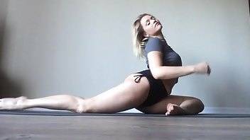 Mia Malkova Strip tease stretch nude videos Onlyfans leak XXX Premium Porn on dochick.com