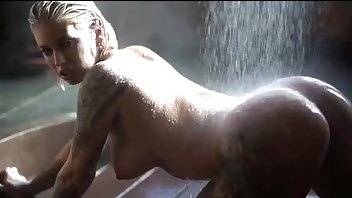 Vicky Aisha Onlyfans Nude bath video on dochick.com