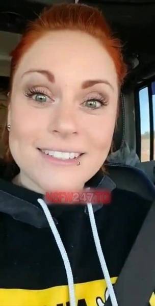 Chrissy Leblanc flashing in car snapchat premium xxx porn videos on dochick.com