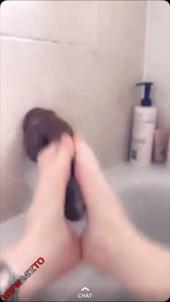 Lucy Loe foot job snapchat premium xxx porn videos on dochick.com