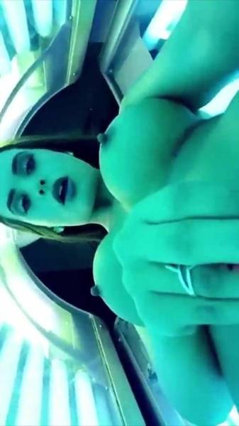 Allison Parker solarium vib pussy pleasure snapchat premium 2018/03/21 porn videos on dochick.com