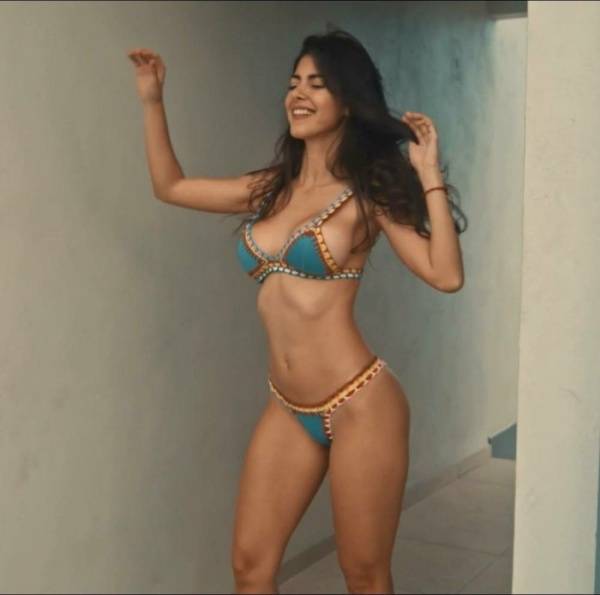 Ari Dugarte Bikini Outdoor Posing Patreon Video Leaked - Venezuela on dochick.com