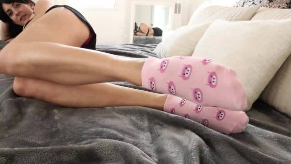 Stella liberty pink sock tease soles smelling foot XXX porn videos on dochick.com