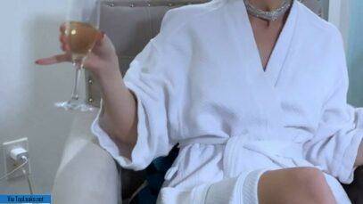 Amanda Cerny Chain Bikini Voyeur OnlyFans Video Leaked nude on dochick.com