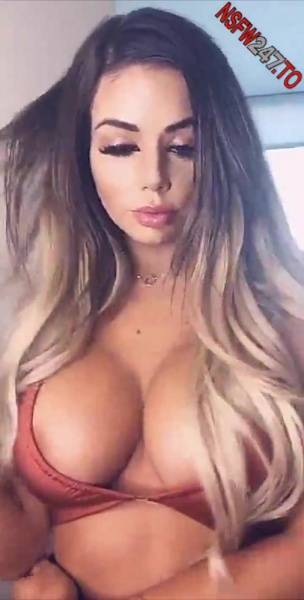 Juli Annee outfit tease snapchat premium xxx porn videos on dochick.com