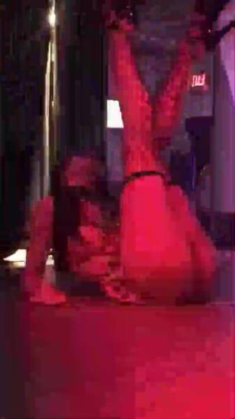 Reya Sunshine striptease in the club snapchat premium xxx porn videos on dochick.com