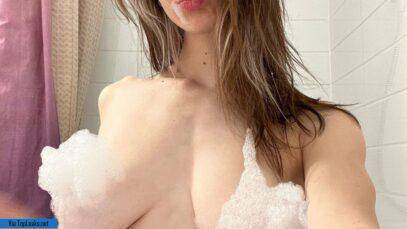 Hot Hot Smashedely Nude In Tub OnlyFans Onlyfans Leaks on dochick.com