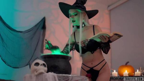 Eva Elfie Blowjob Witch Cosplay OnlyFans Video Leaked on dochick.com