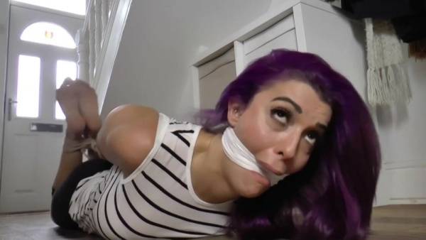 Roxxi cleave gagged and hogtied - Britain on dochick.com