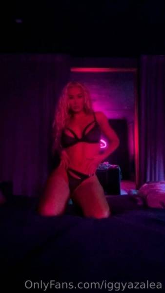 Iggy Azalea Sexy Lingerie Tease Onlyfans Video Leaked on dochick.com